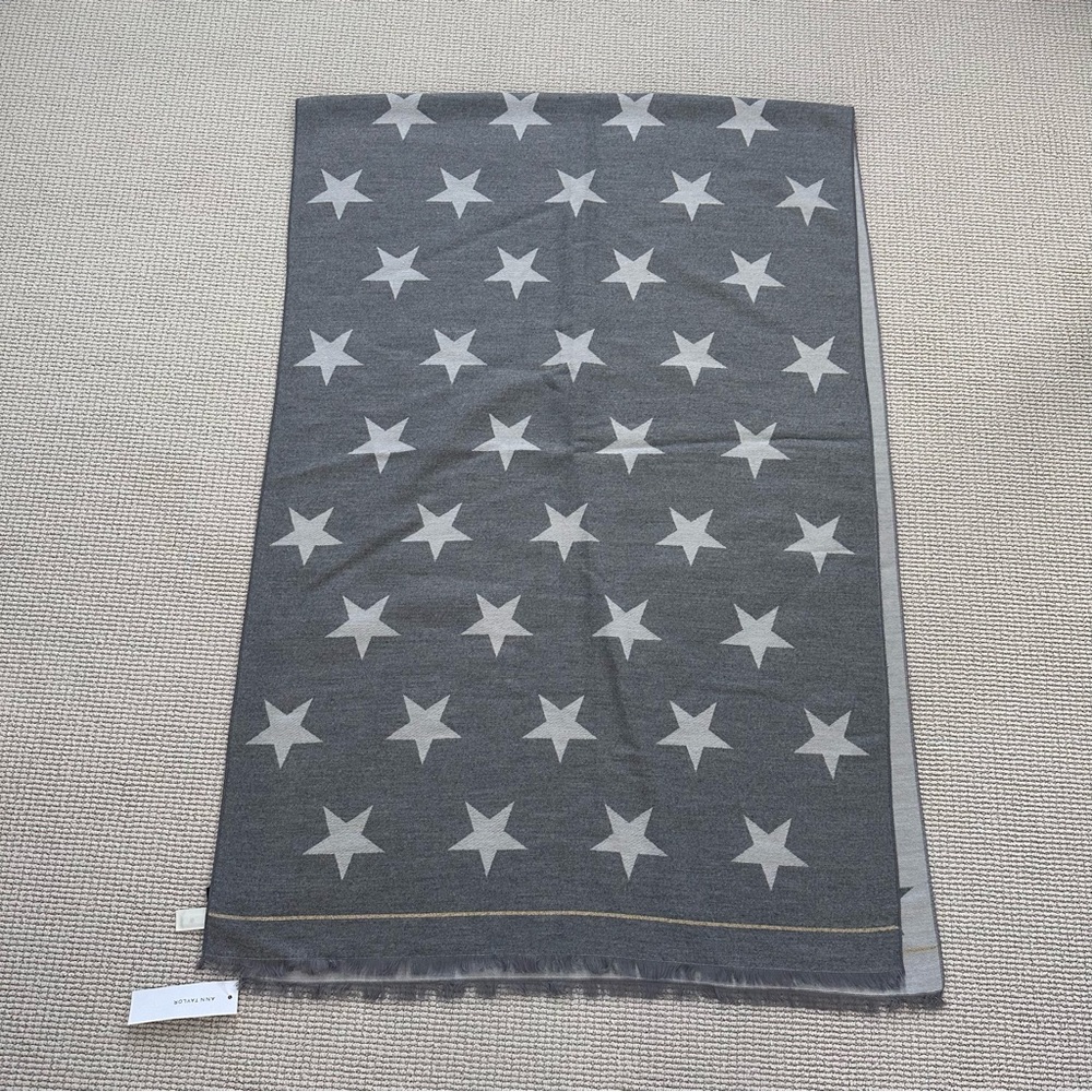 Gray scarf with stars